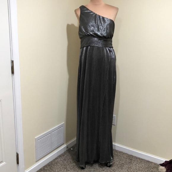 Likely Chandler Formal Maxi Dress Gown Size 8 Silver Pleated One Shoulder - Picture 2 of 12